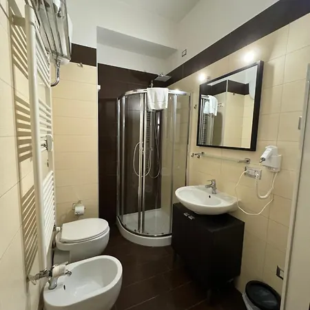 Vatican Luxury בית הארחה 3*